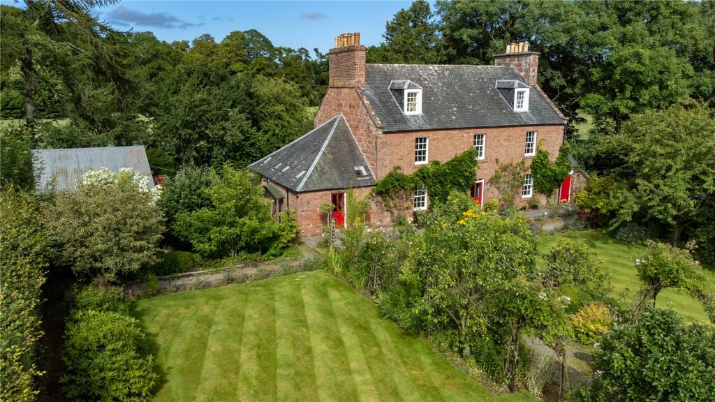 5 bedroom detached house for sale in Gordon Villa, Burnside