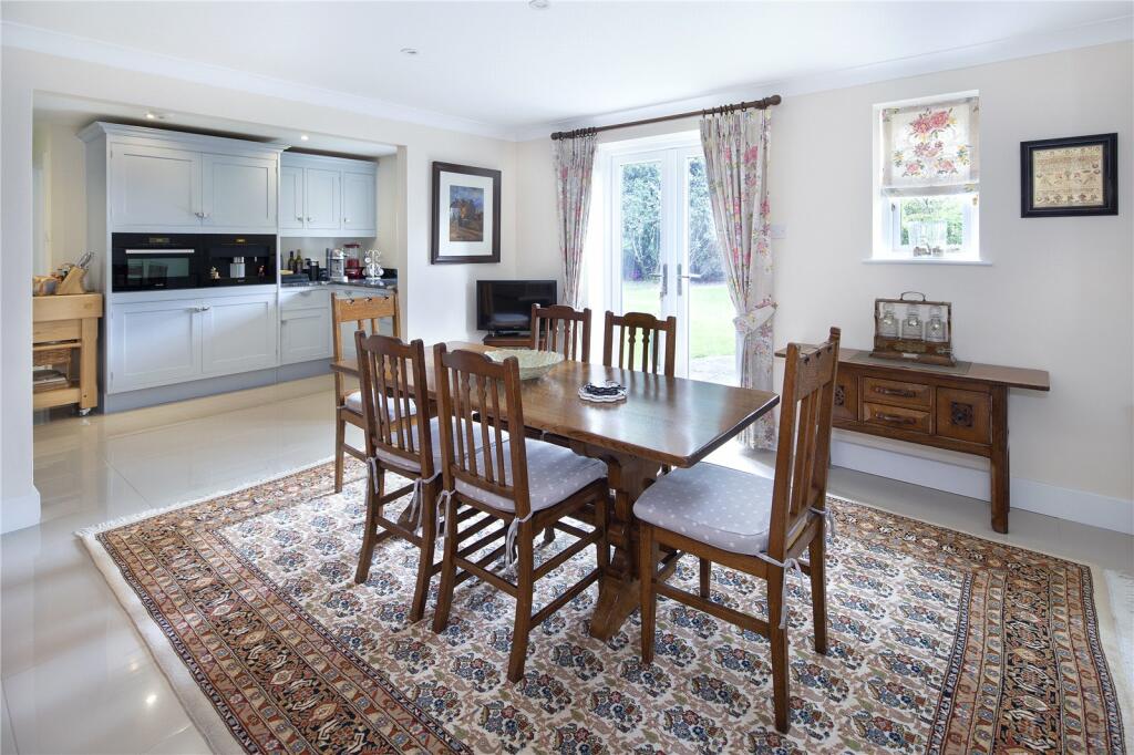 4 bedroom detached house for sale in Mill Street, Kidlington