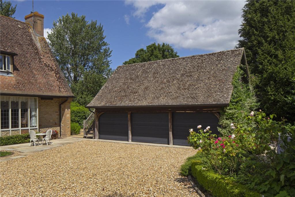 5 bedroom detached house for sale in Mill Lane, Lower Heyford, Bicester