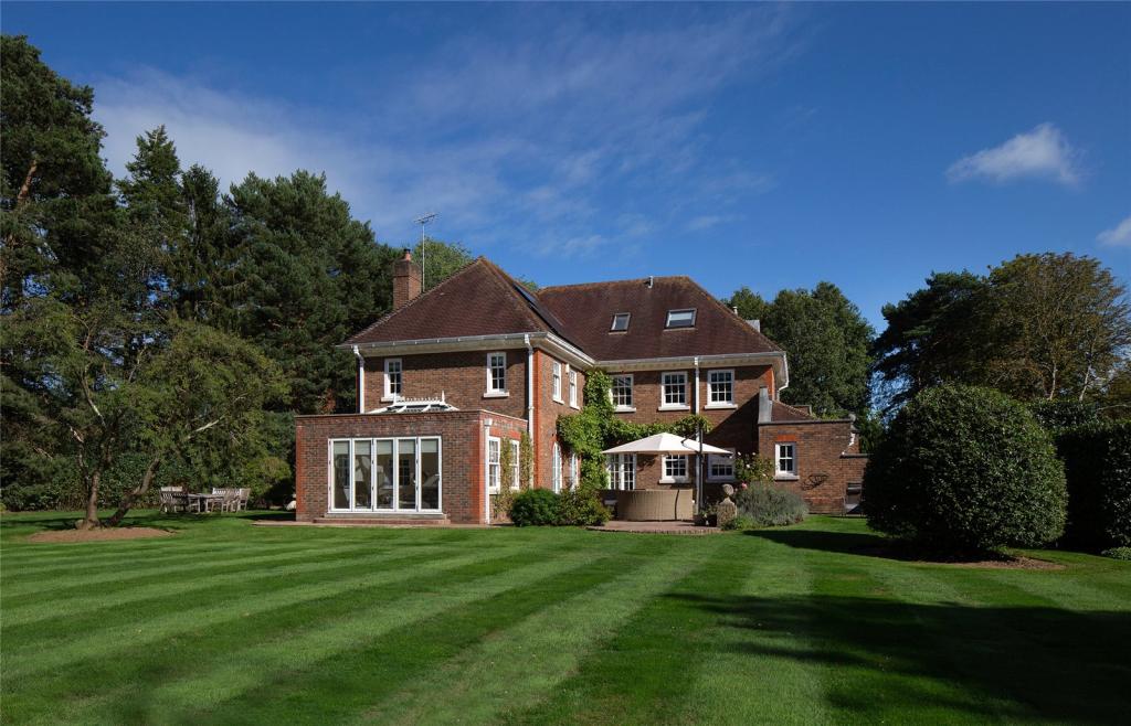 6 bedroom detached house for sale in Oxford Road, Frilford Heath ...