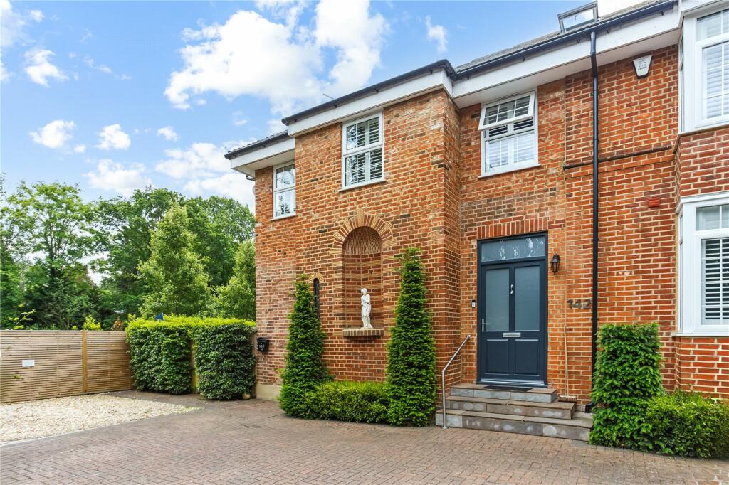 4 bedroom end of terrace house for sale in Chobham Road, Sunningdale