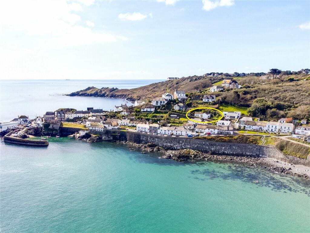 3 bedroom detached house for sale in Chymbloth Way, Coverack, Helston