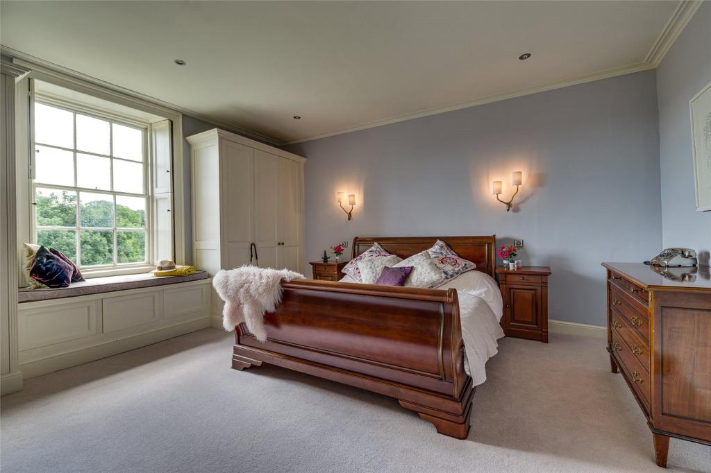 7 bedroom detached house for sale in MawganInMeneage, Helston