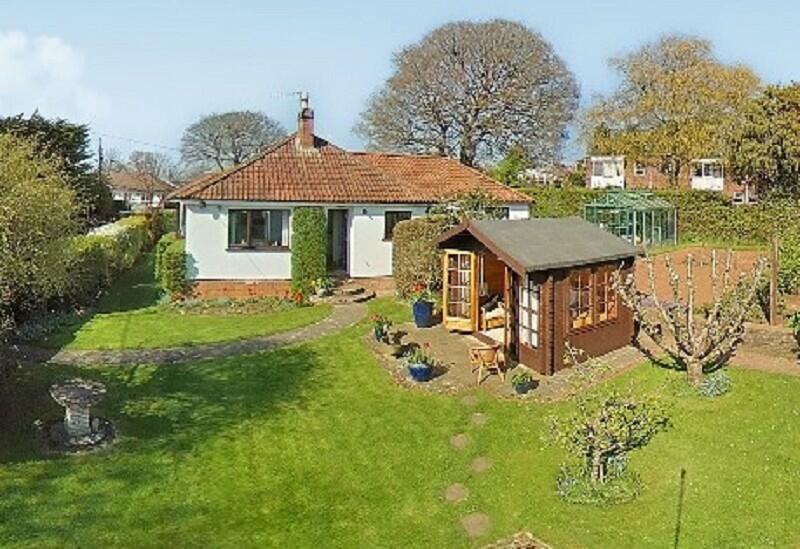 4 bedroom detached bungalow for sale in Southmead, North