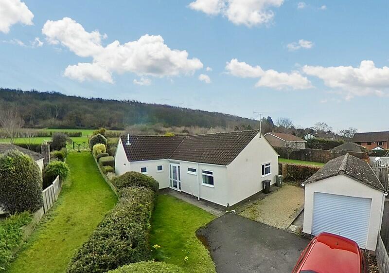 3 bedroom detached bungalow for sale in Fieldway, Sandford,