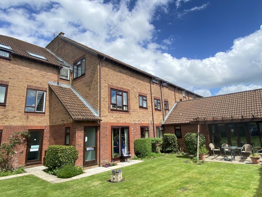 2 bedroom flat for sale in Woodborough Drive, North Somerset