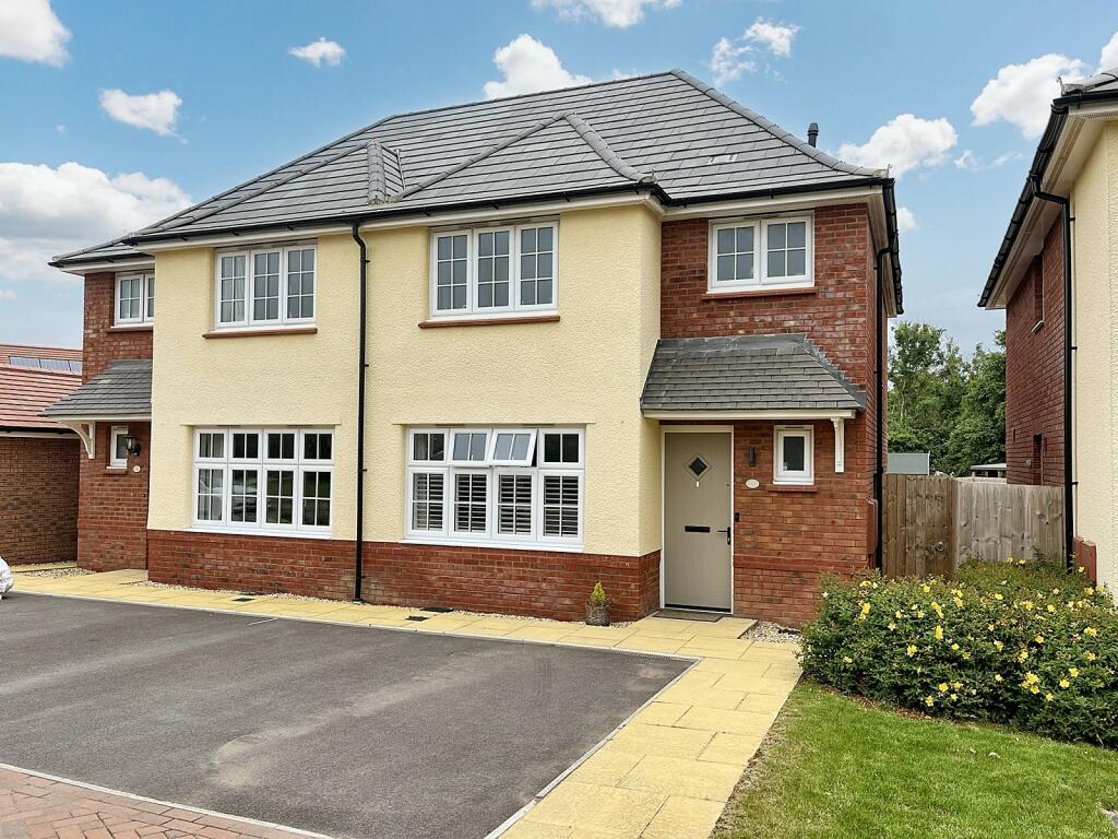 3 bedroom semidetached house for sale in Guernsey Road,