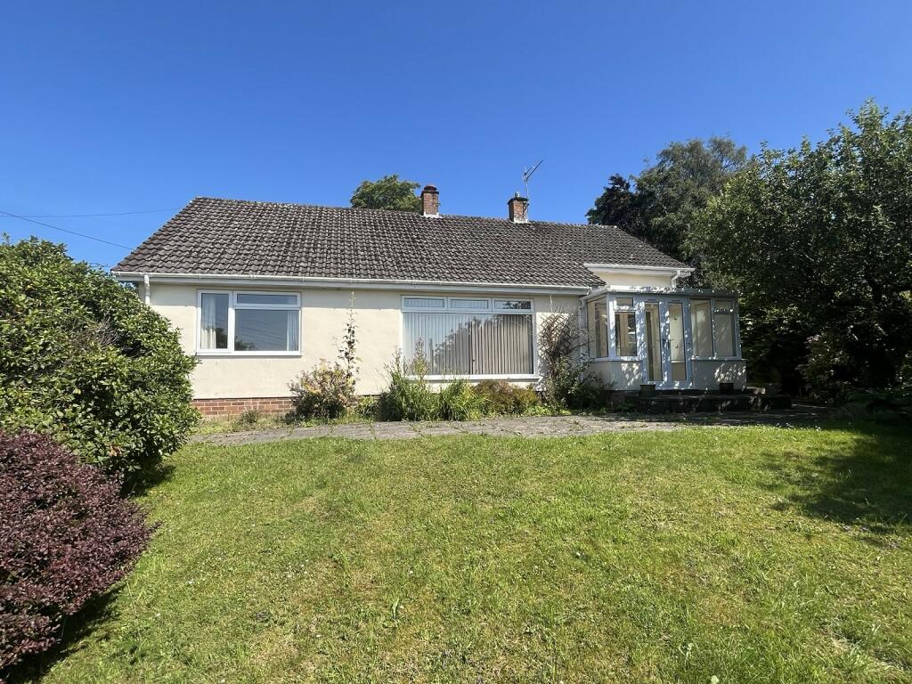 3 bedroom detached bungalow for sale in Oakridge Close, Sidcot