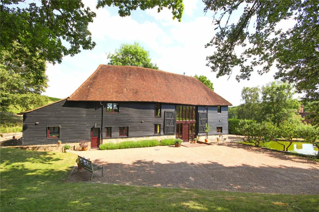 3 bedroom detached house for sale in Tidebrook, Wadhurst, East Sussex, TN5