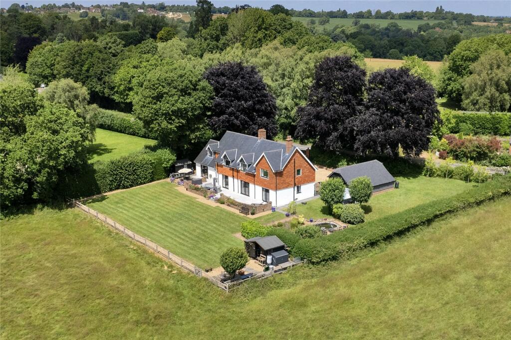 5 bedroom detached house for sale in Wadhurst Road, Frant, Tunbridge