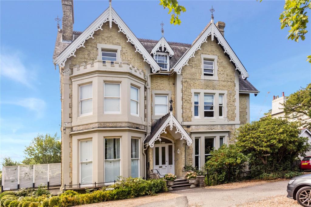 2 bedroom apartment for sale in Frant Road, Tunbridge Wells, Kent, TN2