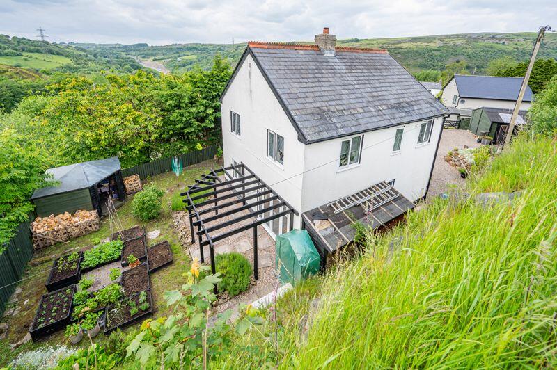 3 bedroom detached house for sale in Darenfelin, Llanelly Hill, NP7