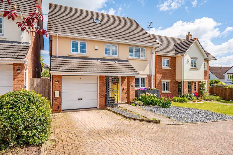 6 bedroom detached house for sale in Poplars Court, Abergavenny, NP7