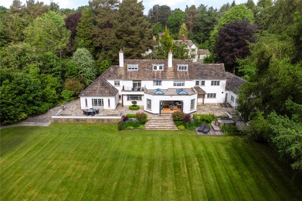 6 bedroom detached house for sale in Castle Hill, Prestbury