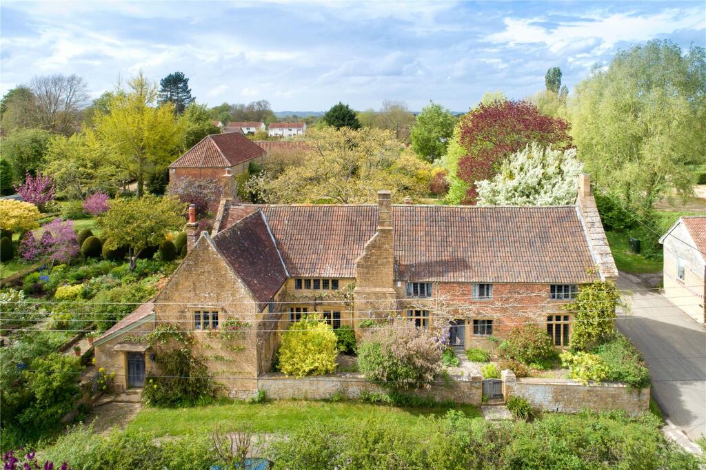 5 bedroom detached house for sale in East Lambrook, South Petherton