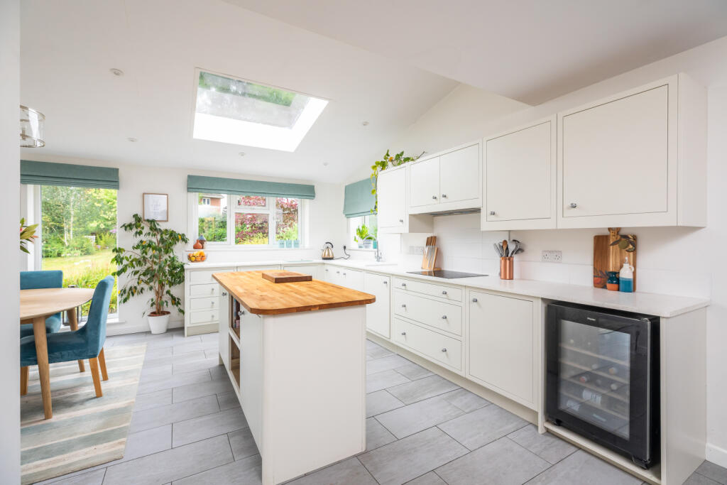 Additional property image - Broomhill, Wimborne, Dorset, BH21