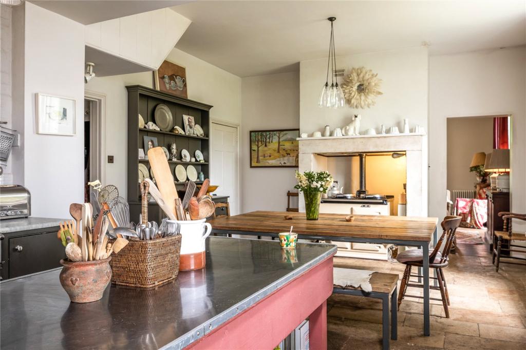 6 bedroom detached house for sale in Winterborne Houghton, Blandford