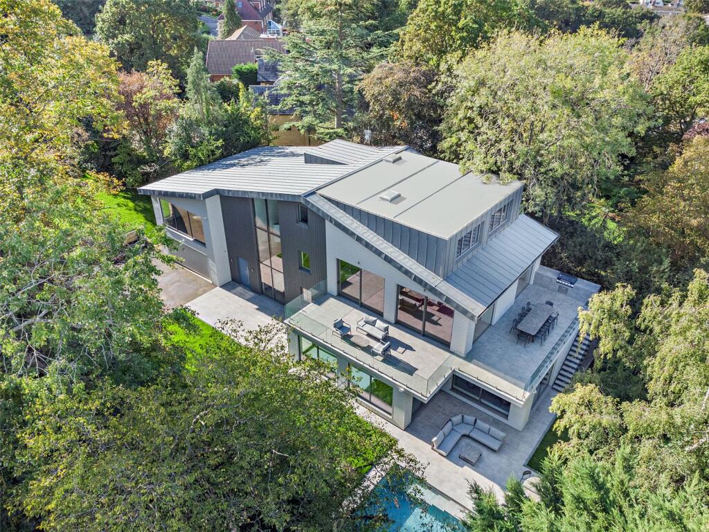 4 bedroom detached house for sale in St. Leonards Hill, Windsor