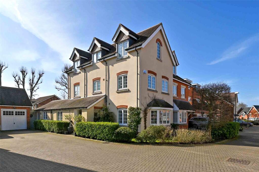 Main image of property: Brackendale Close, Englefield Green, Surrey, TW20