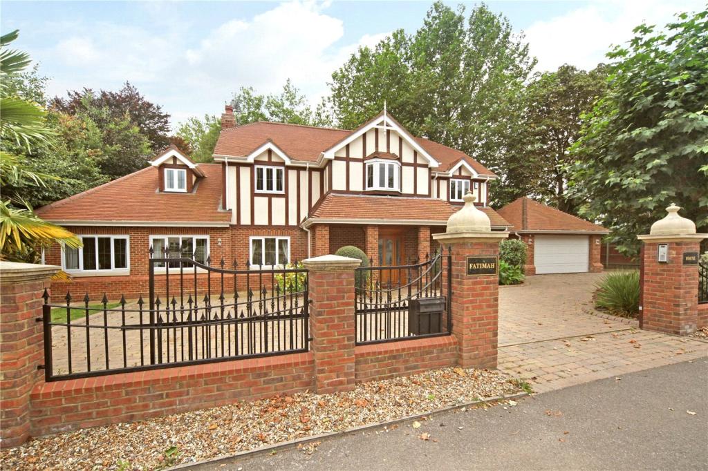 5 bedroom detached house for sale in Church Road, Bray, Berkshire, SL6