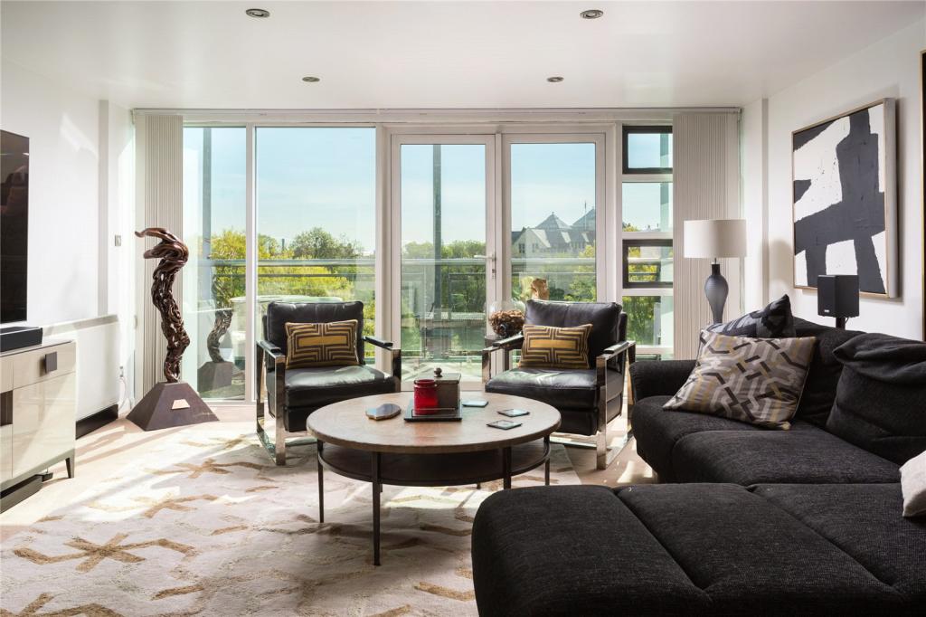 2 bedroom penthouse for sale in Westgate Apartments, Leeman Road, York