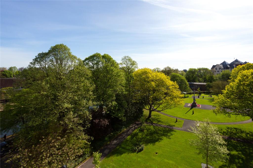 2 bedroom penthouse for sale in Westgate Apartments, Leeman Road, York