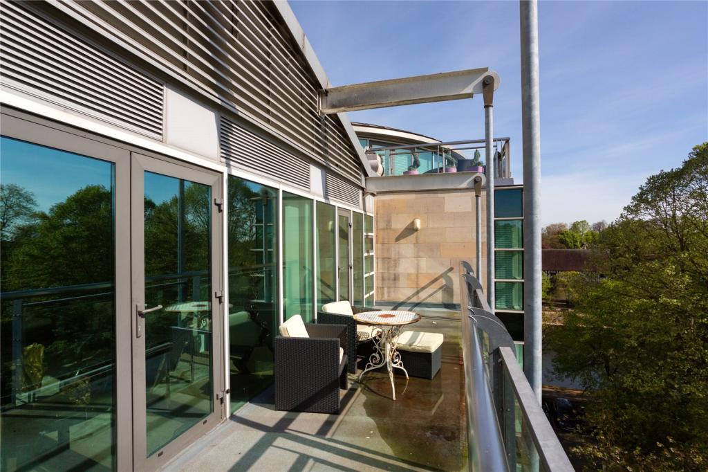 2 bedroom penthouse for sale in Westgate Apartments, Leeman Road, York