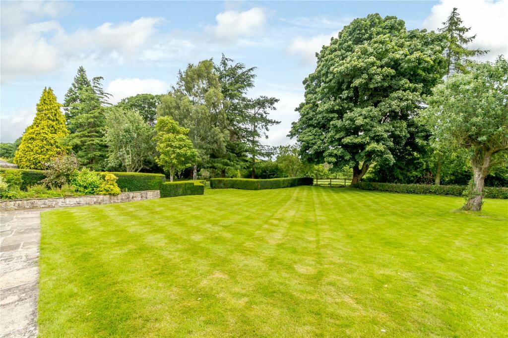 6 bedroom detached house for sale in Thorner Lodge, Sandhills, Thorner