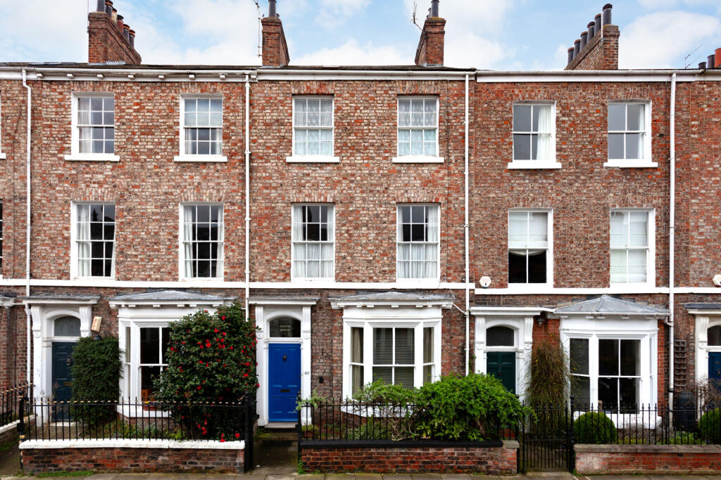 4 bedroom terraced house for sale in East Mount Road, York, North Yorkshire, YO24