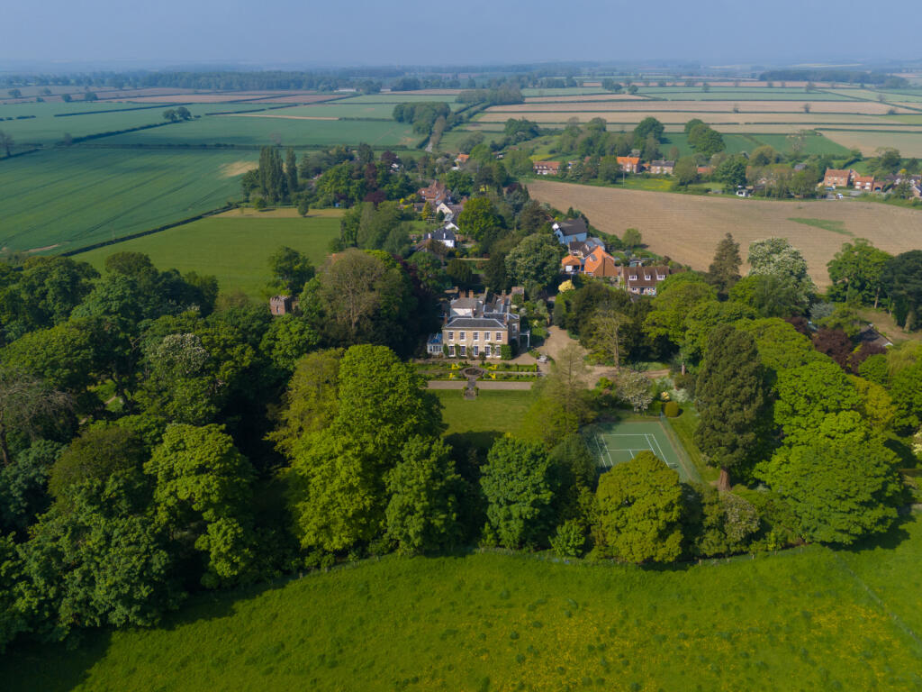 5 bedroom detached house for sale in Church Lane, Lockington, Driffield