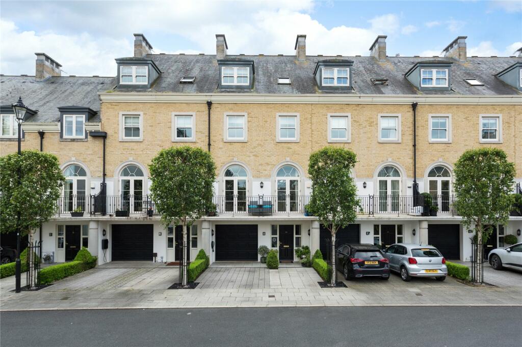 4 bedroom terraced house for sale in The Square, Dringhouses, York, YO24