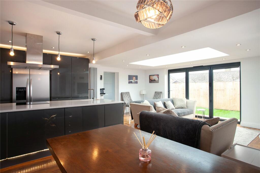 3 bedroom detached house for sale in Owlwood Lane, Dunnington, York