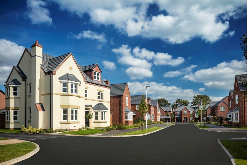 3 bedroom detached house for sale in The Willows, Warwick Road,
