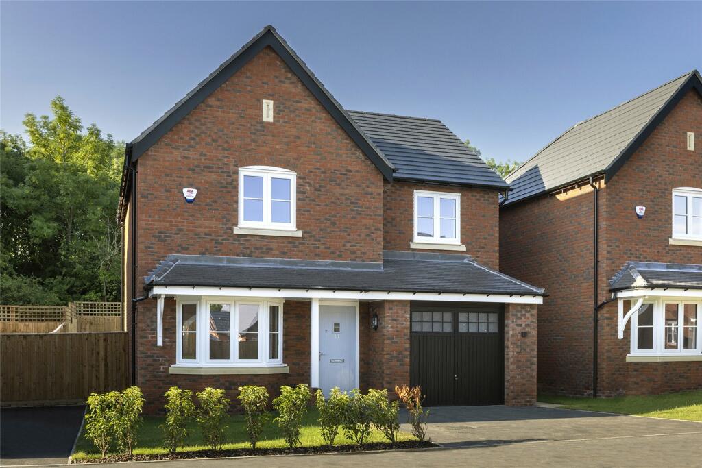 3 bedroom detached house for sale in The Willows, Warwick Road,