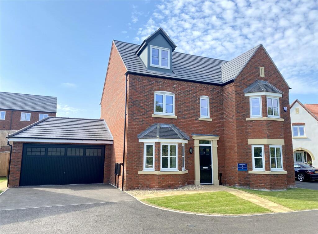 5 bedroom detached house for sale in The Willows, Warwick Road,