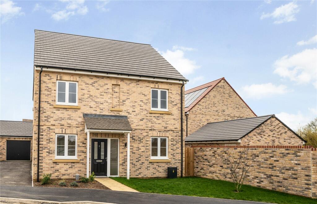 4 bedroom detached house for sale in Woodlands Chase, Witchford, Main