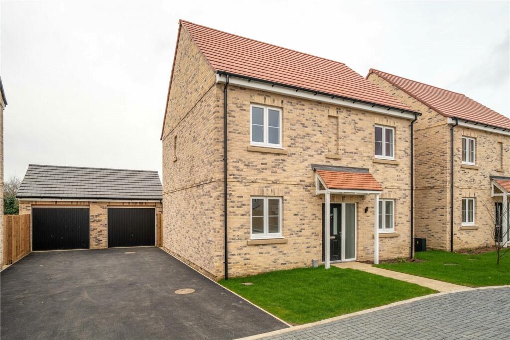 4 bedroom detached house for sale in Woodlands Chase, Witchford, Main