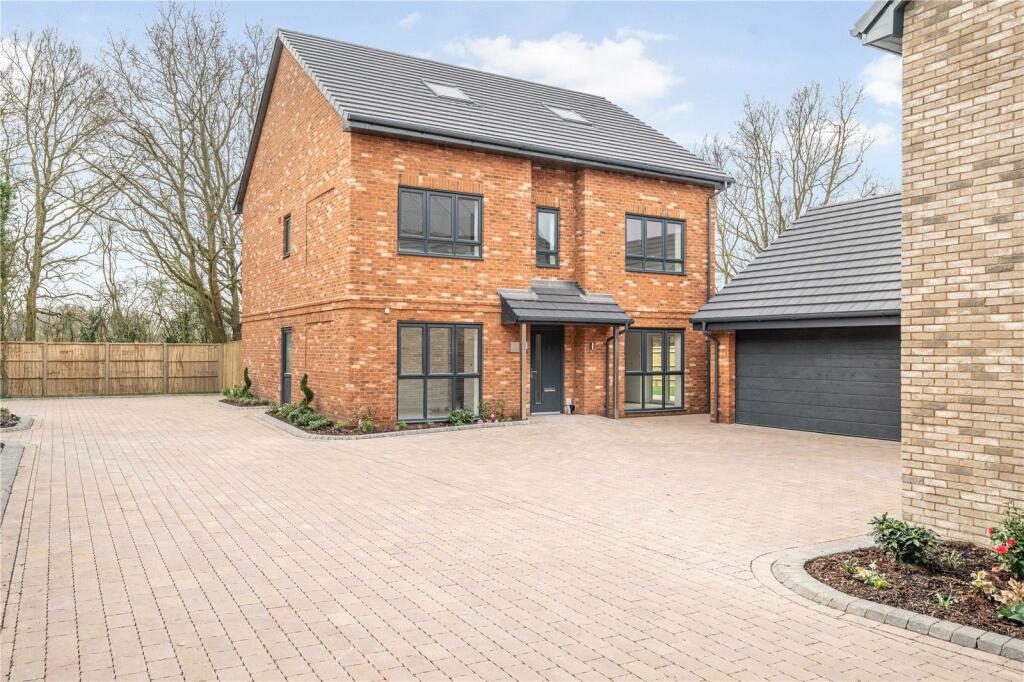 5 bedroom detached house for sale in Flitch View, Dunmow Road, Takeley