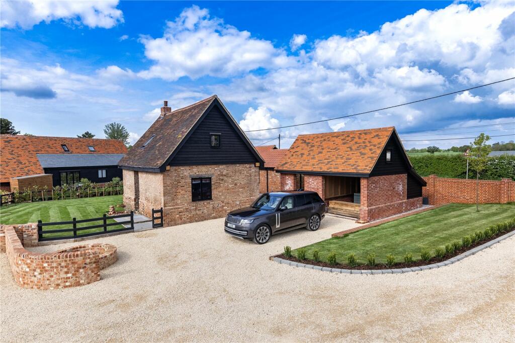 4 bedroom detached house for sale in Kilnfield Barns, Woodhall Hill