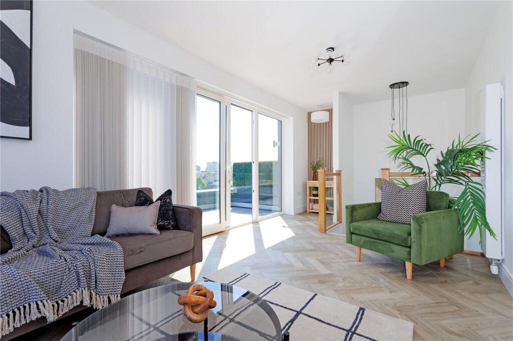 Main image of property: Penthouse 9 - Claremont Apartments, Claremont Street, Glasgow, G3