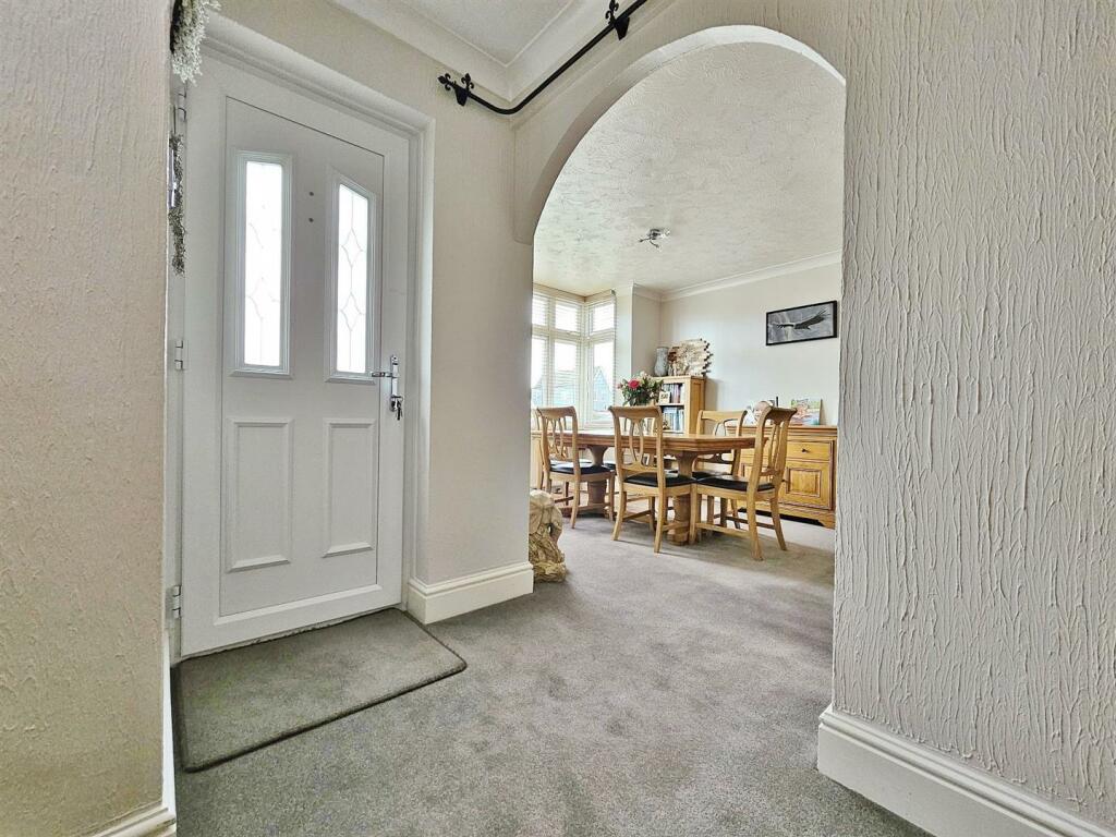 3 bedroom detached house for sale in Frinton Road, Kirby Cross, Frinton