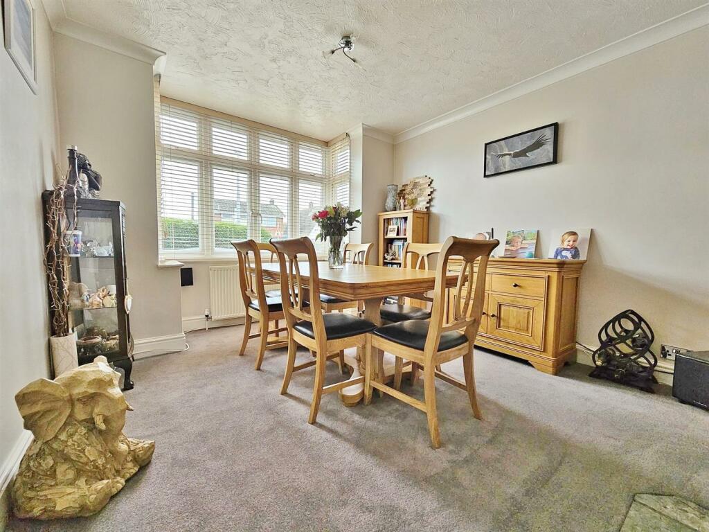 3 bedroom detached house for sale in Frinton Road, Kirby Cross, Frinton