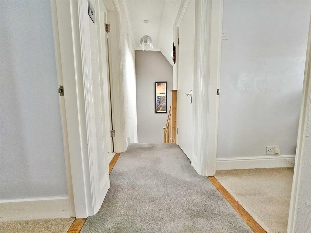 3 bedroom detached house for sale in Frinton Road, Kirby Cross, Frinton