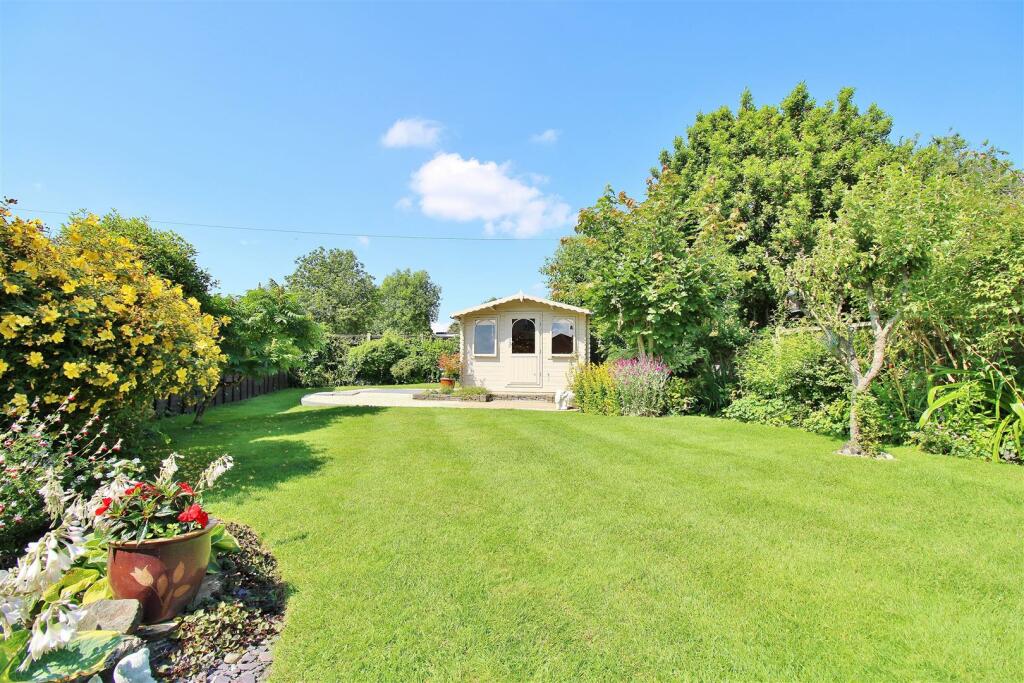 3 bedroom detached house for sale in Frinton Road, Kirby Cross, Frinton