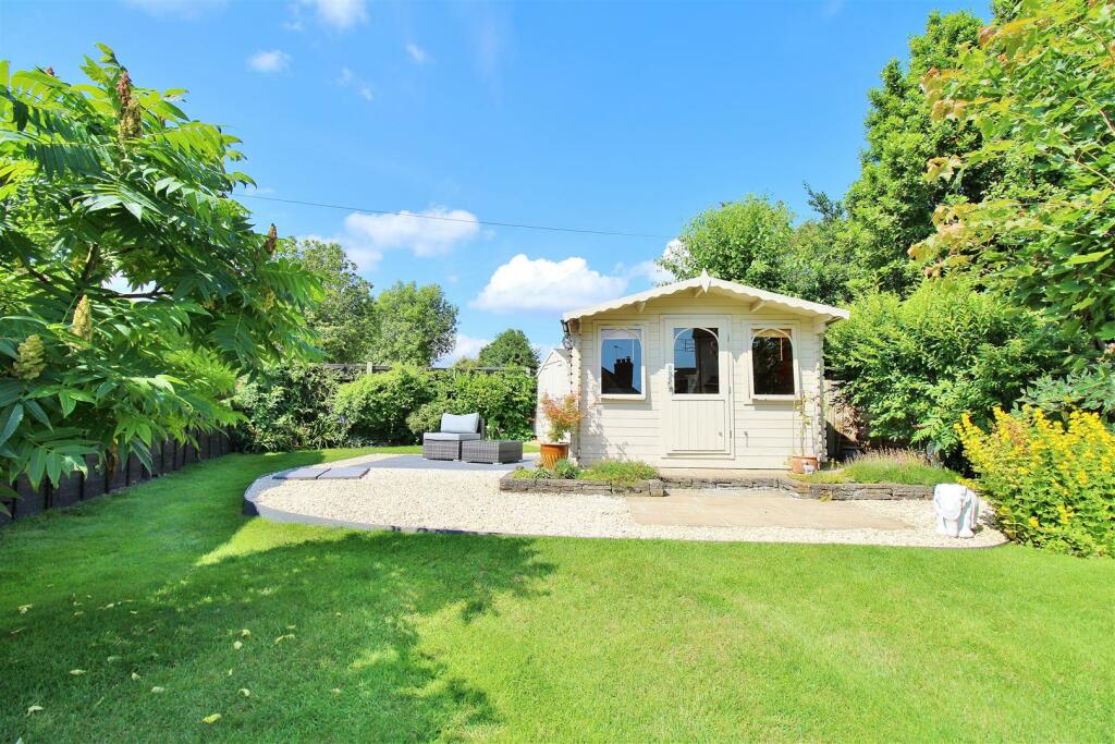 3 bedroom detached house for sale in Frinton Road, Kirby Cross, Frinton