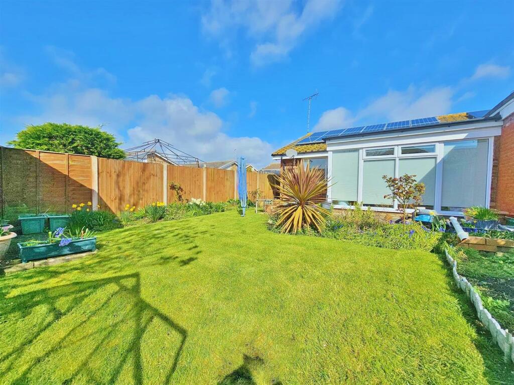 2 bedroom semidetached bungalow for sale in Laburnum Crescent, Kirby