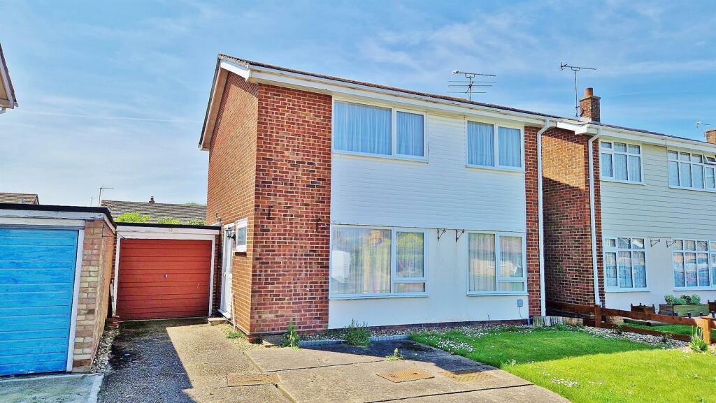 3 bedroom detached house for sale in Horsey Road, Kirby Le Soken, CO13