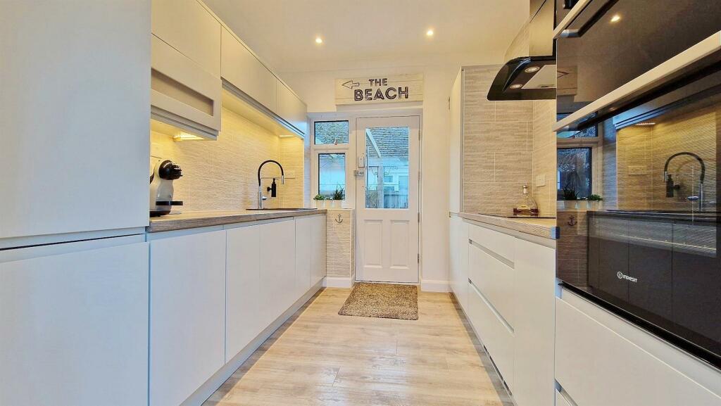 Additional property image - Beatrice Road, Walton On The Naze