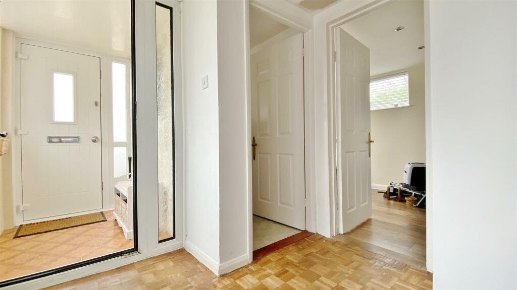 Additional property image - Hubbards Chase, Walton On The Naze