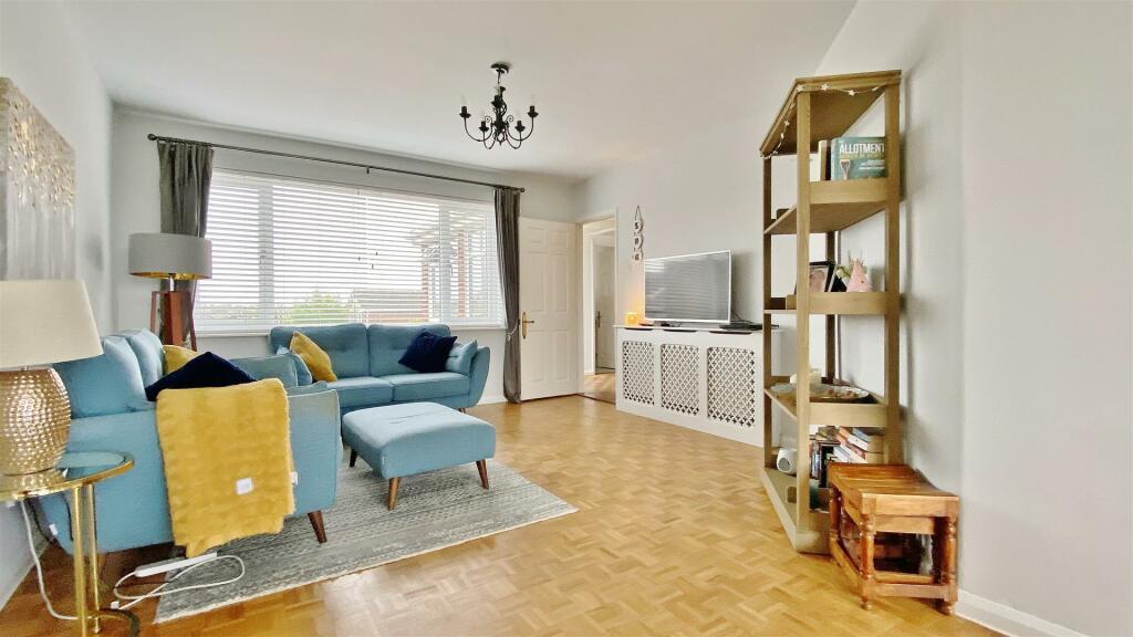 Additional property image - Hubbards Chase, Walton On The Naze